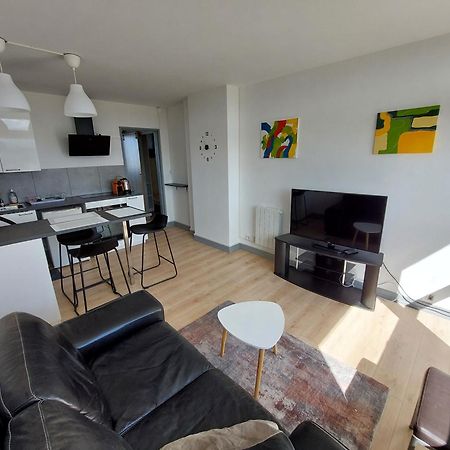 Ferienwohnung Le Voltaire - T2 Neuf Face Pyrenees Tarbes Exterior foto