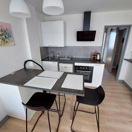 Ferienwohnung Le Voltaire - T2 Neuf Face Pyrenees Tarbes Exterior foto